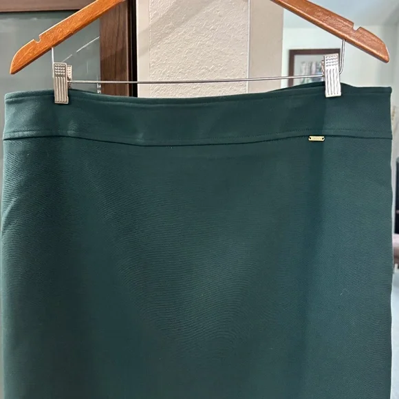 Tahari Straight Pencil Skirt - Hunter Green Size 16 - Picture 4 of 11